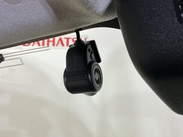 ムーヴキャンバス 中古車 ストライプスＧ　ワンオーナー　ナビ　パノラマモニター　ＥＴＣワンオーナー　１０インチナビ　パノラマモニター　ドラレコ　ＥＴＣ　両側パワースライドドア　ホットカップホルダー　シートヒーター　コーナーセンサー　電動パーキングブレーキ　オートハイビーム　フルセグＴＶ