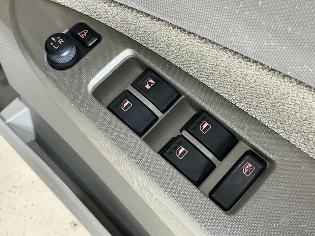 ムーヴX CDオーディオ スマートキー ドアバイザー スペアキーCDオーディオ スマートキー スペアキー有り プッシュスタート ドアバイザー アイドリングストップ 電動格納ドアミラー ヘッドライトレベライザー 12V電源ソケット 14インチ純正アルミホイール(京都府)の中古車