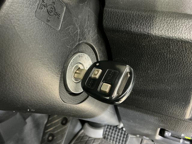 ピクシストラックエクストラ　４ＷＤ　ナビ　ＥＴＣ　３方開　荷台作業灯４ＷＤ　ナビ　ＥＴＣ　３方開　荷台作業灯　Ｂｌｕｅｔｏｏｔｈ　ＤＶＤ再生　フルセグＴＶ　フォグライト　キーレスエントリー　ドアバイザー　マニュアルエアコン　１２Ｖ電源ソケット　ヘッドライトレベライザー（京都府）の中古車