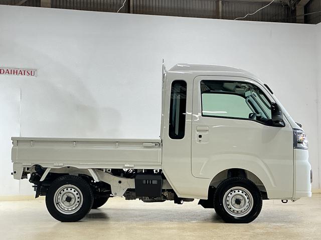 ハイゼットトラックジャンボエクストラ 電子制御式4WD CVT車 デモカー電子制御式4WD CVT デモカー 禁煙車 荷台作業灯 3方開 コーナーセンサー オートハイビーム LEDヘッドライト フォグライト プッシュスタート スマートキー 電動格納ドアミラー オートライト(京都府)の中古車