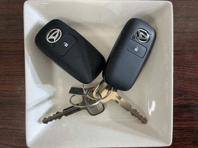 ハイゼットトラックジャンボエクストラ 電子制御式4WD CVT車 デモカー電子制御式4WD CVT デモカー 禁煙車 荷台作業灯 3方開 コーナーセンサー オートハイビーム LEDヘッドライト フォグライト プッシュスタート スマートキー 電動格納ドアミラー オートライト(京都府)の中古車