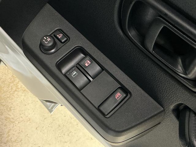 ハイゼットトラックジャンボエクストラ 電子制御式4WD CVT車 デモカー電子制御式4WD CVT デモカー 禁煙車 荷台作業灯 3方開 コーナーセンサー オートハイビーム LEDヘッドライト フォグライト プッシュスタート スマートキー 電動格納ドアミラー オートライト(京都府)の中古車
