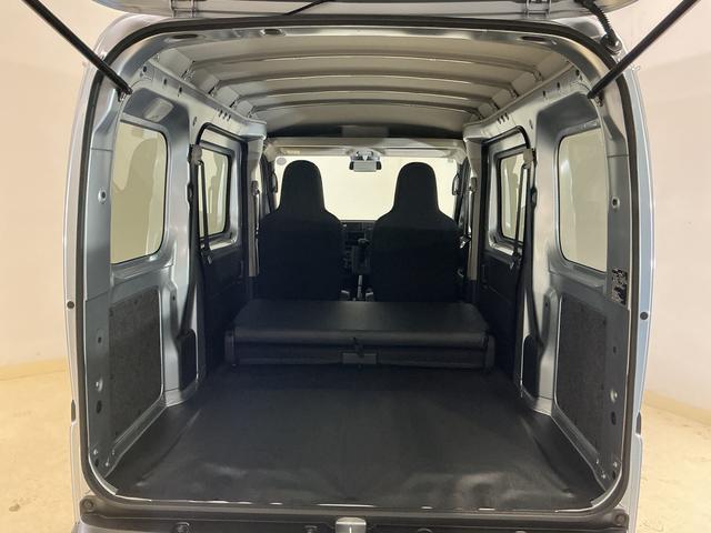 ハイゼットカーゴDX デラックス 4WD 届出済未使用車 スマートアシスト届出済未使用車 4WD スマートアシスト キーレスリモコン マニュアルエアコン スチールホイール 両側リヤスライドドア AM/FMチューナー オートライト オートハイビーム コーナーセンサー ABS(京都府)の中古車