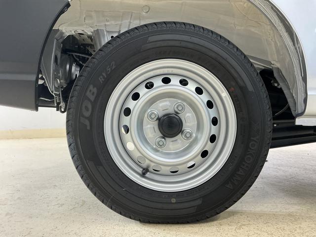 ハイゼットカーゴDX デラックス 4WD 届出済未使用車 スマートアシスト届出済未使用車 4WD スマートアシスト キーレスリモコン マニュアルエアコン スチールホイール 両側リヤスライドドア AM/FMチューナー オートライト オートハイビーム コーナーセンサー ABS(京都府)の中古車
