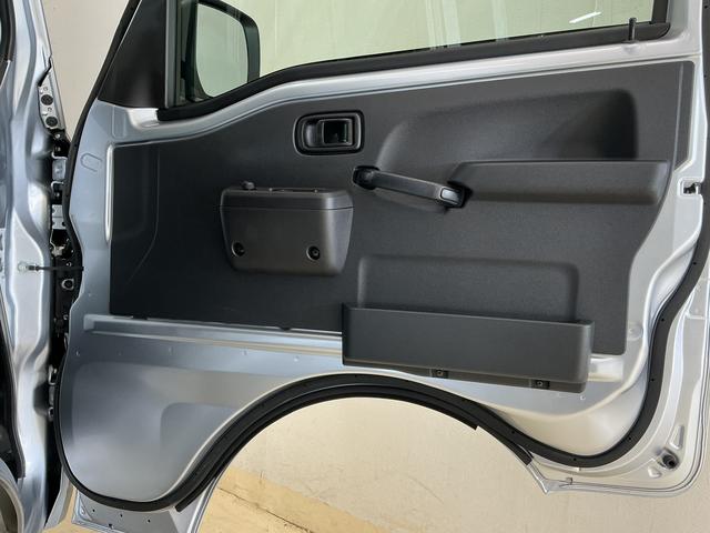 ハイゼットトラックジャンボエクストラ　電子制御式４ＷＤ　デモカー　禁煙車電子制御式４ＷＤ　デモカー　禁煙車　３方開　荷台作業灯　スーパーデフロック　コーナーセンサー　オートハイビーム　スマートキー　プッシュスタート　フォグライト　ＬＥＤヘッドライト　オートライト　スマアシ（京都府）の中古車