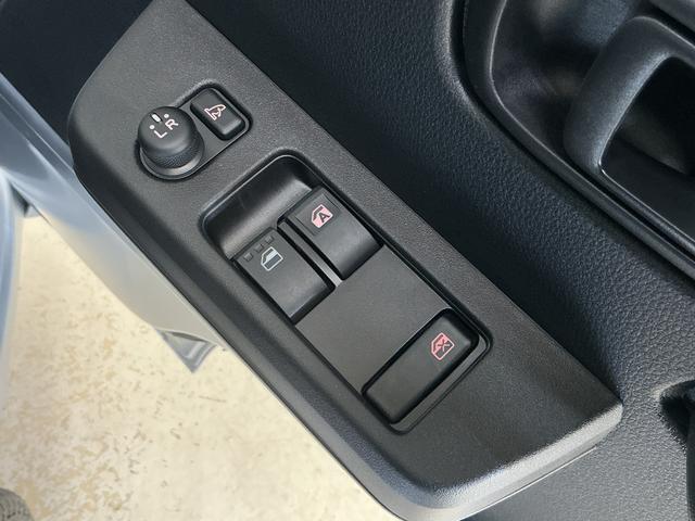 ハイゼットトラックジャンボエクストラ　電子制御式４ＷＤ　デモカー　禁煙車電子制御式４ＷＤ　デモカー　禁煙車　３方開　荷台作業灯　スーパーデフロック　コーナーセンサー　オートハイビーム　スマートキー　プッシュスタート　フォグライト　ＬＥＤヘッドライト　オートライト　スマアシ（京都府）の中古車