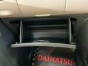 ＣＤチューナー　キーフリーシステム　オートエアコン　カーペットマット　ホイールキャップ　電動格納式ドアミラー　アイドリングストップ　ルーフレール　フォグランプ　運転席・助手席エアバッグ　パワステ（京都府）の中古車