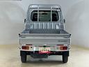 ５速ＭＴ車　４ＷＤ　ＣＤオーディオ　３方開　荷台作業灯　ＬＥＤヘッドライト　ドアバイザー　オートライト　フォグライト　キーレスエントリー　スペアキー有り　マニュアルエアコン　ヘッドライトレベライザー（京都府）の中古車