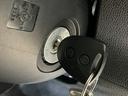４ＷＤ　ラジオデッキ　リアコーナーセンサー　オートマチックハイビーム　オートライト　キーレスエントリー　スペアキー有り　横滑り防止装置　アイドリングストップ　１２Ｖ電源ソケット　マニュアルエアコン（京都府）の中古車