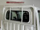 ５速ＭＴ車　４ＷＤ　ラジオデッキ　３方開　ドアバイザー　スペアキー有り　ヘッドライトレベライザー　マニュアルエアコン　１２Ｖ電源ソケット　スペアタイヤ　ラバーマット（京都府）の中古車