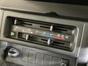 ＡＴ車　ＣＤオーディオ　３方開　荷台作業灯　ＬＥＤヘッドライト　フォグライト　キーレスエントリー　ドアバイザー　マニュアルエアコン　１２Ｖ電源ソケット　ヘッドライトレベライザー　スペアタイヤ有　２ＷＤ（京都府）の中古車