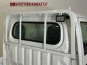 ４ＷＤ　ＣＶＴ車　ラジオデッキ　３方開　荷台作業灯　前後コーナーセンサー　オートマチックハイビーム　オートライト　スマアシ　横滑り防止装置　アイドリングストップ　マニュアルエアコン　１２Ｖ電源ソケット（京都府）の中古車