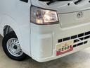 切替式４ＷＤ　ラジオデッキ　３方開　前後コーナーセンサー　オートライト　スペアキー有り　アイドリングストップ　横滑り防止装置　スマアシ　マニュアルエアコン　１２Ｖ電源ソケット　ヘッドライトレベライザー（京都府）の中古車