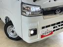 電子制御式４ＷＤ　ＣＶＴ　デモカー　禁煙車　荷台作業灯　３方開　コーナーセンサー　オートハイビーム　ＬＥＤヘッドライト　フォグライト　　プッシュスタート　スマートキー　電動格納ドアミラー　オートライト（京都府）の中古車