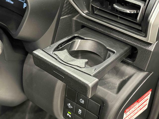 ロッキープレミアムＧ　ＨＥＶＬＥＤヘッドランプ・フォグランプ　全車速追従機能付アダプティブクルーズコントロール　レーンキープコントロール　ブラインドスポットモニター　１７インチアルミホイール　シートヒーター（広島県）の中古車