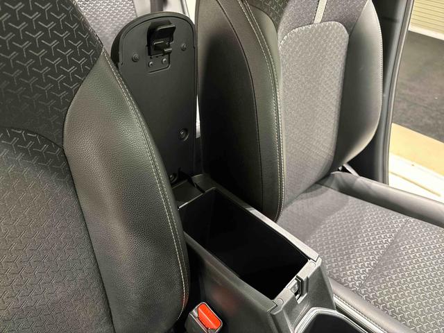 ロッキープレミアムＧ　ＨＥＶＬＥＤヘッドランプ・フォグランプ　全車速追従機能付アダプティブクルーズコントロール　レーンキープコントロール　ブラインドスポットモニター　１７インチアルミホイール　シートヒーター（広島県）の中古車