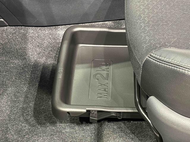ロッキープレミアムＧ　ＨＥＶＬＥＤヘッドランプ・フォグランプ　全車速追従機能付アダプティブクルーズコントロール　レーンキープコントロール　ブラインドスポットモニター　１７インチアルミホイール　シートヒーター（広島県）の中古車