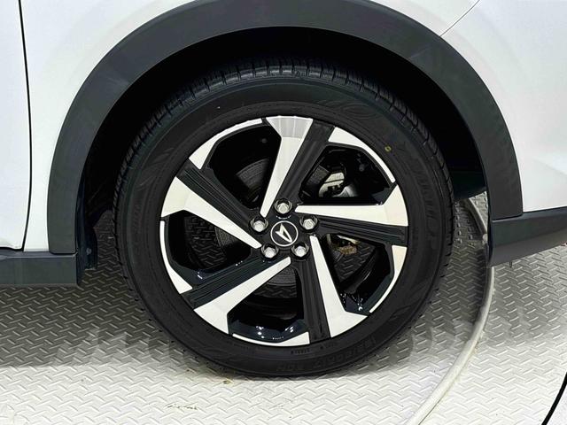 ロッキープレミアムＧ　ＨＥＶＬＥＤヘッドランプ・フォグランプ　全車速追従機能付アダプティブクルーズコントロール　レーンキープコントロール　ブラインドスポットモニター　１７インチアルミホイール　シートヒーター（広島県）の中古車
