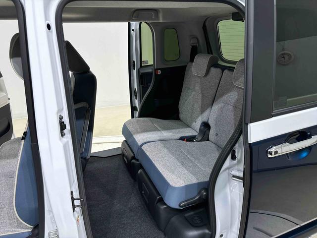 ムーヴキャンバスストライプスＧ　４ＷＤ　ＬＥＤヘッドランプ・フォグランプ電動パーキングブレーキ　プッシュボタンスタート　セキュリティアラーム　バックカメラ　両側パワースライドドアウエルカムオープン機能　オート電動格納式ドアミラー　シートヒーター　ステアリングスイッチ（広島県）の中古車