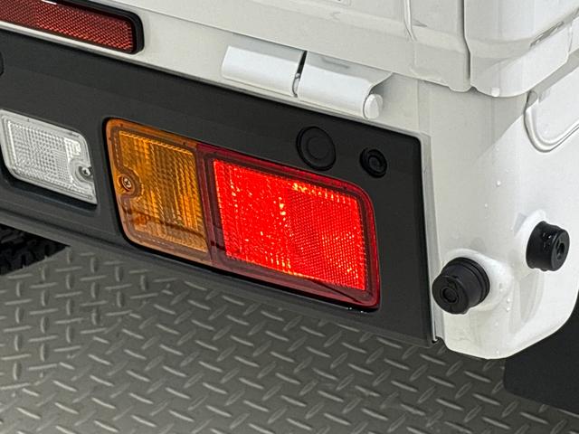 ハイゼットトラックスタンダード　プッシュボタンスタート　コーナーセンサーＬＥＤヘッドランプ　トップシェイドガラス　運転席ＳＲＳエアバック　　電動式パワーステアリング　ＡＭ／ＦＭラジオ　あゆみ板掛けテールゲート　ＶＳＣ＆ＴＲＣ（広島県）の中古車