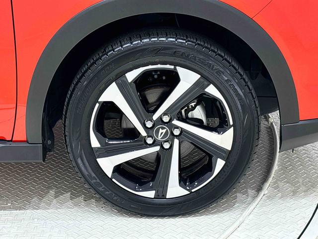 ロッキープレミアムＧ　ＨＥＶＬＥＤヘッドランプ・フォグランプ　全車速追従機能付アダプティブクルーズコントロール　レーンキープコントロール　ブラインドスポットモニター　１７インチアルミホイール　シートヒーター（広島県）の中古車