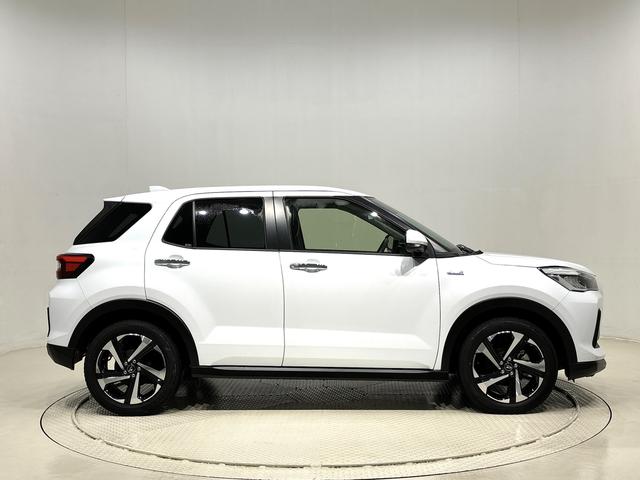 ロッキープレミアムＧ　ＨＥＶ　パノラマモニター　マット付きまごころ保証１２カ月　保証継承あり　マット付き　ＬＥＤヘッドランプ・フォグランプ　全車速追従機能付アダプティブクルーズコントロール　レーンキープコントロール　シートヒーター（広島県）の中古車