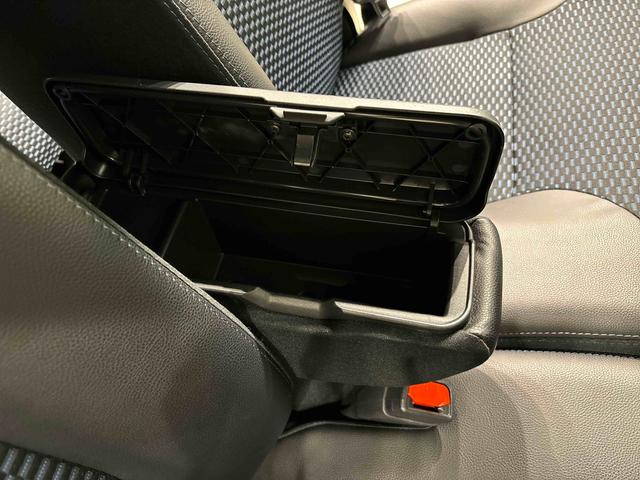タントカスタムＲＳＬＥＤオートライト　パワースライドドアウェルカムオープン機能　オート電動格納式ドアミラー　助手席ロングスライド　助手席イージークローザー　アルミホイール　キーフリーシステム（広島県）の中古車