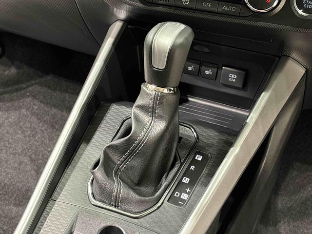 ロッキープレミアムＧＬＥＤヘッドランプ・フォグランプ　全車速追従機能付アダプティブクルーズコントロール　レーンキープコントロール　１７インチアルミホイール　シートヒーター　プッシュボタンスタート（広島県）の中古車