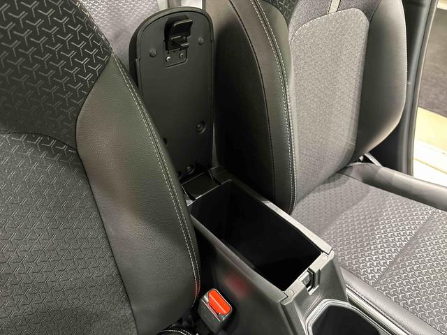 ロッキープレミアムＧＬＥＤヘッドランプ・フォグランプ　全車速追従機能付アダプティブクルーズコントロール　レーンキープコントロール　１７インチアルミホイール　シートヒーター　プッシュボタンスタート（広島県）の中古車