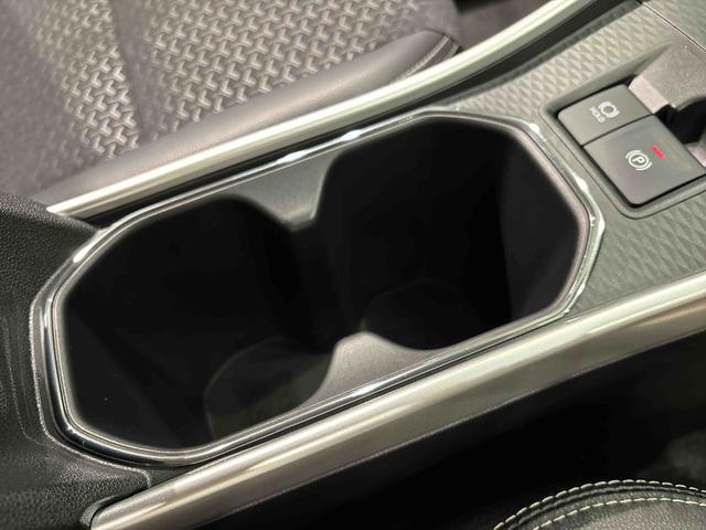ロッキープレミアムＧＬＥＤヘッドランプ・フォグランプ　全車速追従機能付アダプティブクルーズコントロール　レーンキープコントロール　１７インチアルミホイール　シートヒーター　プッシュボタンスタート（広島県）の中古車