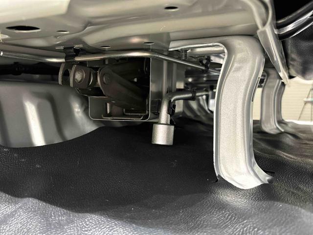 ハイゼットカーゴデラックスＳＡIII　ナビ　バックカメラ　ＥＴＣ車載器ＬＥＤヘッドランプ　トップシェイドガラス　荷室ランプ　コーナーセンサー　ＡＭ・ＦＭラジオ　テンパータイヤ　マニュアルエアコン（広島県）の中古車
