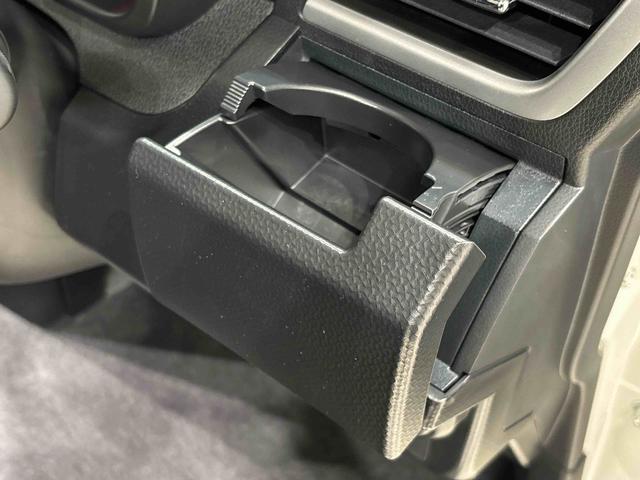 トールカスタムＧ　電動パーキングブレーキＬＥＤヘッドランプ・フォグランプ　　アルミホイール　オートライト　プッシュボタンスタート　クルーズコントロール　　コーナーセンサー　パワースライドドア　キーフリーシステム（広島県）の中古車