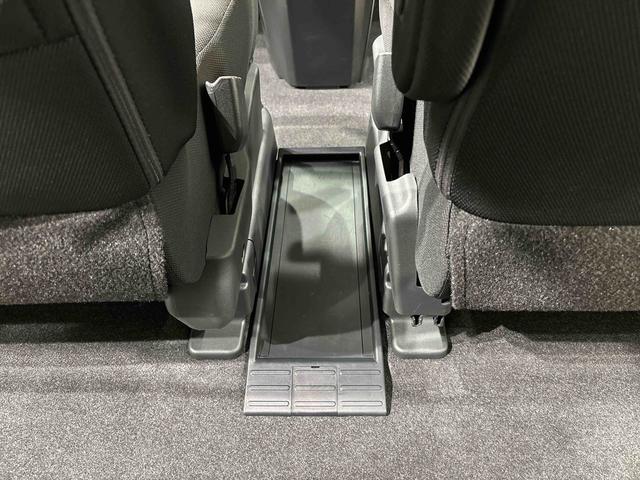 トールカスタムＧ　電動パーキングブレーキＬＥＤヘッドランプ・フォグランプ　　アルミホイール　オートライト　プッシュボタンスタート　クルーズコントロール　　コーナーセンサー　パワースライドドア　キーフリーシステム（広島県）の中古車