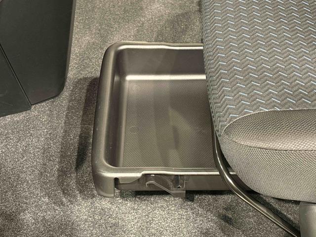 トールカスタムＧ　電動パーキングブレーキＬＥＤヘッドランプ・フォグランプ　　アルミホイール　オートライト　プッシュボタンスタート　クルーズコントロール　　コーナーセンサー　パワースライドドア　キーフリーシステム（広島県）の中古車