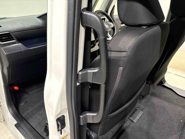 トールカスタムＧ　電動パーキングブレーキＬＥＤヘッドランプ・フォグランプ　　アルミホイール　オートライト　プッシュボタンスタート　クルーズコントロール　　コーナーセンサー　パワースライドドア　キーフリーシステム（広島県）の中古車