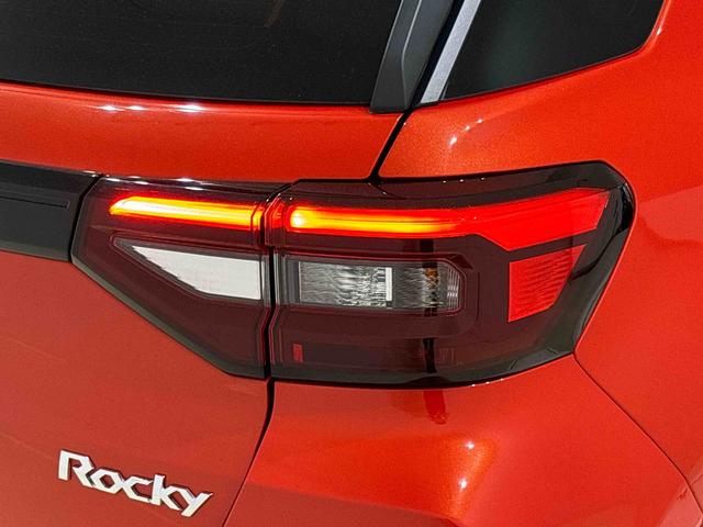 ロッキープレミアムＧ　ＨＥＶ　バックカメラ　前席シートヒーターＬＥＤヘッドランプ・フォグランプ　全車速追従機能付アダプティブクルーズコントロール　レーンキープコントロール　アルミホイール　シーケンシャルターンランプ（広島県）の中古車