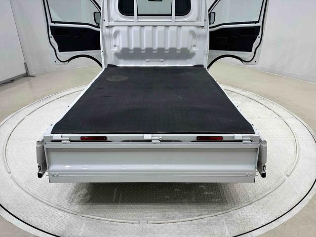 ハイゼットトラックスタンダード　キーフリーシステム　電動格納式ミラー運転席ＳＲＳエアバック　バックソナー　電動式パワーステアリング　あゆみ板掛けテールゲート　ＶＳＣ＆ＴＲＣ　衝突警報機能　衝突回避支援ブレーキ　車線逸脱警報機能　オートハイビーム　誤発進抑制制御機能（広島県）の中古車