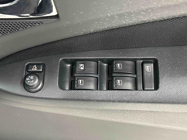 ステラカスタムＲ　ナビ　バックカメラ　ＥＴＣ車載器ＬＥＤオートハイビーム・フォグランプ　運転席シートヒーター　アルミホイール　オートライト　プッシュボタンスタート　セキュリティアラーム（広島県）の中古車