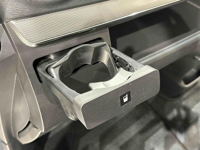ステラカスタムＲ　ナビ　バックカメラ　ＥＴＣ車載器ＬＥＤオートハイビーム・フォグランプ　運転席シートヒーター　アルミホイール　オートライト　プッシュボタンスタート　セキュリティアラーム（広島県）の中古車