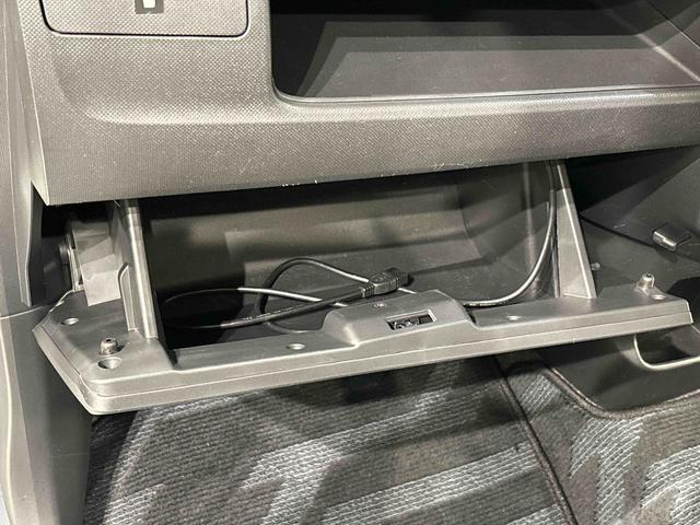ステラカスタムＲ　ナビ　バックカメラ　ＥＴＣ車載器ＬＥＤオートハイビーム・フォグランプ　運転席シートヒーター　アルミホイール　オートライト　プッシュボタンスタート　セキュリティアラーム（広島県）の中古車