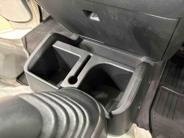 ハイゼットトラックスタンダード　　エアコン　パワーステアリング　ＡＢＳ３方開リヤゲート　マルチユーティリティフック　ＡＭＦＭラジオ　スペアタイヤ　サンバイザー　バッテリーカバー　スチールホイール　マニュアルレベリング機能付ハロゲンヘッドランプ（広島県）の中古車