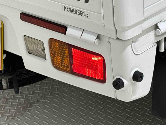 ハイゼットトラックスタンダード　　エアコン　パワーステアリング　ＡＢＳ３方開リヤゲート　マルチユーティリティフック　ＡＭＦＭラジオ　スペアタイヤ　サンバイザー　バッテリーカバー　スチールホイール　マニュアルレベリング機能付ハロゲンヘッドランプ（広島県）の中古車