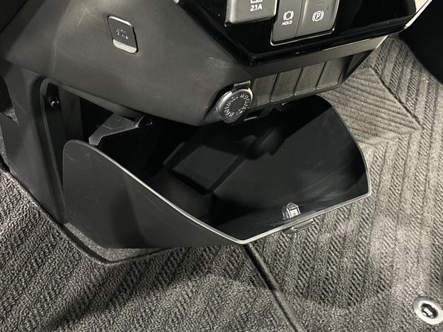 トールカスタムＧ　電動パーキングブレーキ　クルーズコントロールＬＥＤヘッドランプ・フォグランプバックカメラ　１４インチアルミホイール　オートライト　プッシュボタンスタート　　コーナーセンサー　パワースライドドア　キーフリーシステム（広島県）の中古車