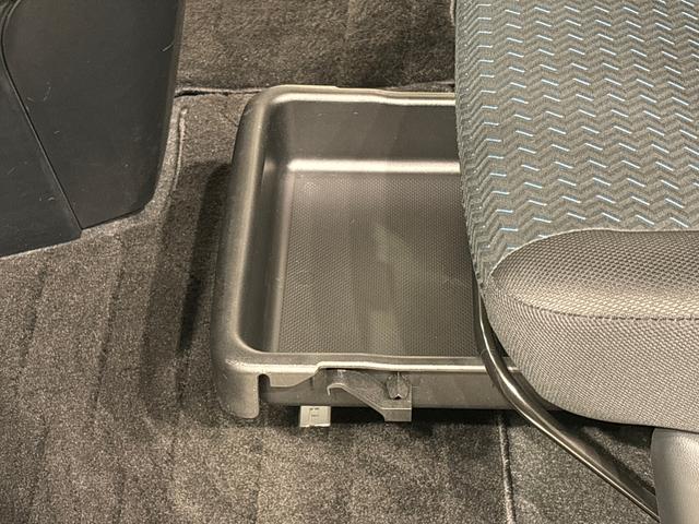トールカスタムＧ　　　ナビ　ＥＴＣ　ドラレコ　バックモニターＬＥＤヘッドランプ・フォグランプ　　１４インチアルミホイール　オートライト　プッシュボタンスタート　クルーズコントロール　　コーナーセンサー　パワースライドドア　キーフリーシステム（広島県）の中古車