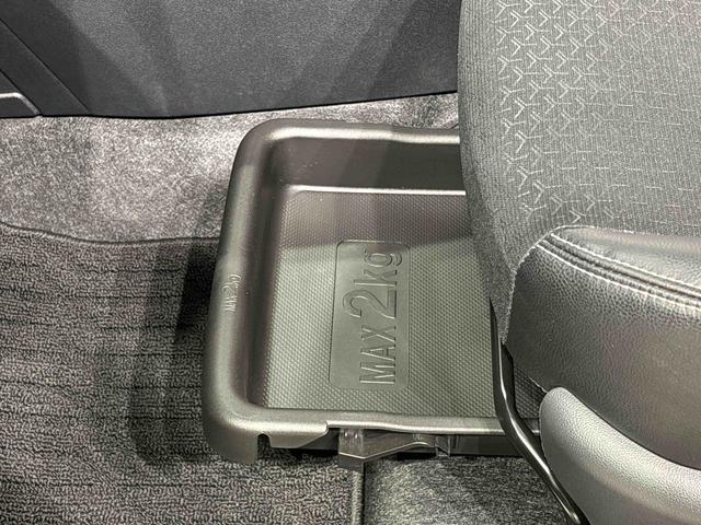 ロッキープレミアムＧ　ＨＥＶ運転席・助手席シートヒーター　アルミホイール　電動格納ドアミラー　電動パーキングブレーキ　ＬＥＤヘッドランプ＆フォグランプ　シーケンシャルターンランプ　キーフリーシステム（広島県）の中古車