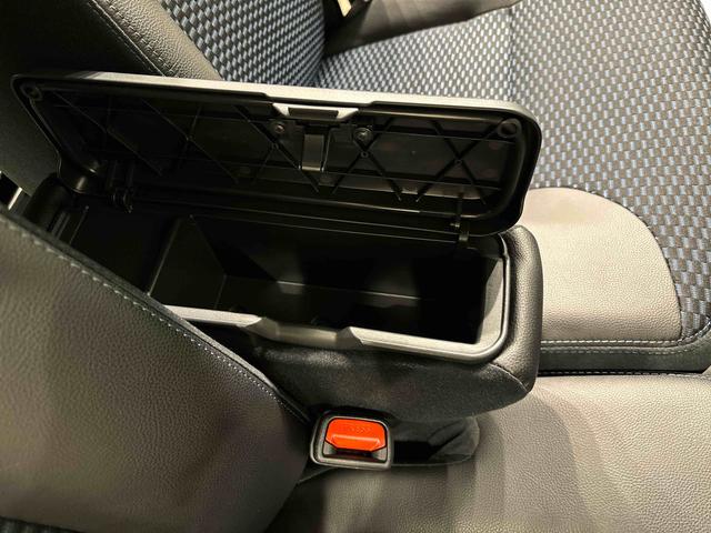 タントカスタムＲＳ　　キーフリーシステム　バックカメラＬＥＤオートライト　パワースライドドアウェルカムオープン機能　電動パーキングブレーキ　運転席助手席シートヒーター　アルミホイール　キーフリーシステム　　オート電動格納式ドアミラー　ステアリングスイッチ（広島県）の中古車