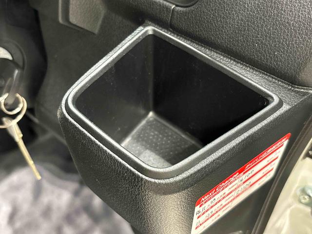 ハイゼットカーゴＤＸ　キーレスエントリー　パワーウインドウ　ＡＭＦＭラジオオーバーヘッドシェルフ　パワードアロック（全ドア連動）　スペアタイヤ　スモークドガラス（スライドドア・クォーター・バックドアウインドウ）　ハロゲンヘッドランプ（広島県）の中古車
