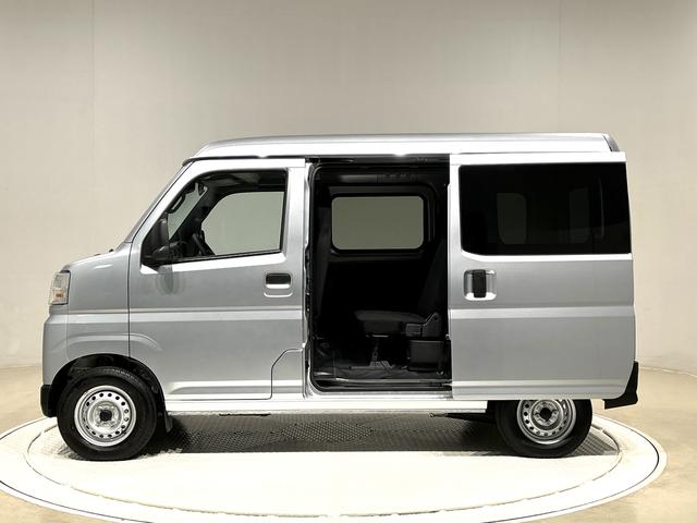 ハイゼットカーゴＤＸ　２ＷＤ　ＣＶＴ　ＡＭ／ＦＭラジオ　前後コーナーセンサーアイドリングストップ　キーレスエントリーシステム　ＡＭ／ＦＭラジオ　オートライト搭載　ハロゲンヘッドライト　リアワイパー　マニュアルエアコン　　運転席助手席パワーウィンドウ　衝突回避支援システム搭載（広島県）の中古車