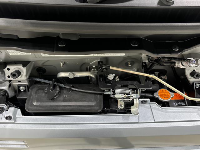 ハイゼットカーゴＤＸ　２ＷＤ　ＣＶＴ　ＡＭ／ＦＭラジオ　前後コーナーセンサーアイドリングストップ　キーレスエントリーシステム　ＡＭ／ＦＭラジオ　オートライト搭載　ハロゲンヘッドライト　リアワイパー　マニュアルエアコン　　運転席助手席パワーウィンドウ　衝突回避支援システム搭載（広島県）の中古車