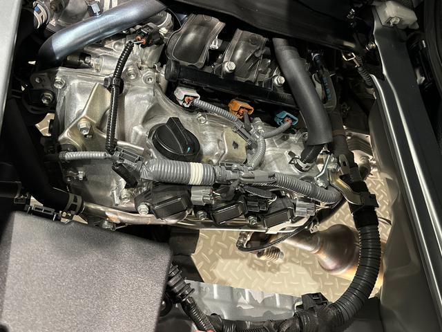 ハイゼットカーゴＤＸ　２ＷＤ　ＣＶＴ　ＡＭ／ＦＭラジオ　前後コーナーセンサーアイドリングストップ　キーレスエントリーシステム　ＡＭ／ＦＭラジオ　オートライト搭載　ハロゲンヘッドライト　リアワイパー　マニュアルエアコン　　運転席助手席パワーウィンドウ　衝突回避支援システム搭載（広島県）の中古車